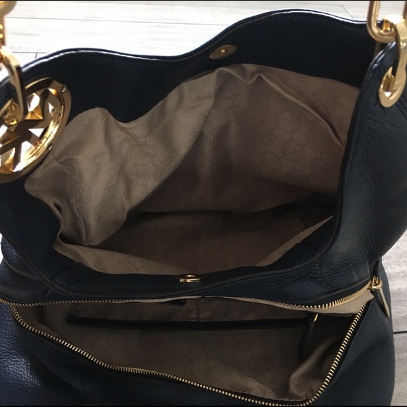 MK Purse - Picture 4 of 6